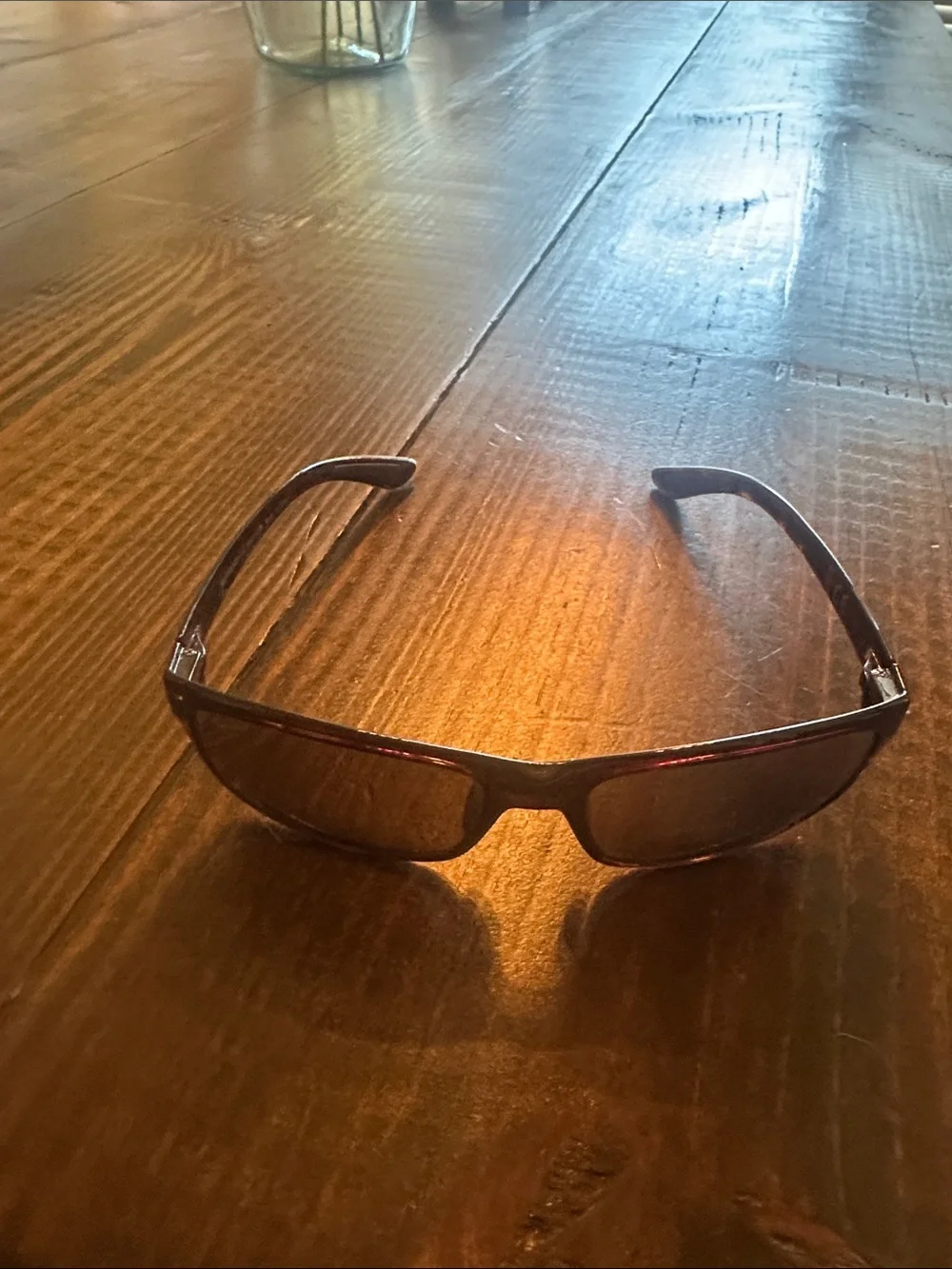 Men's Maui Jim sunglassws like new